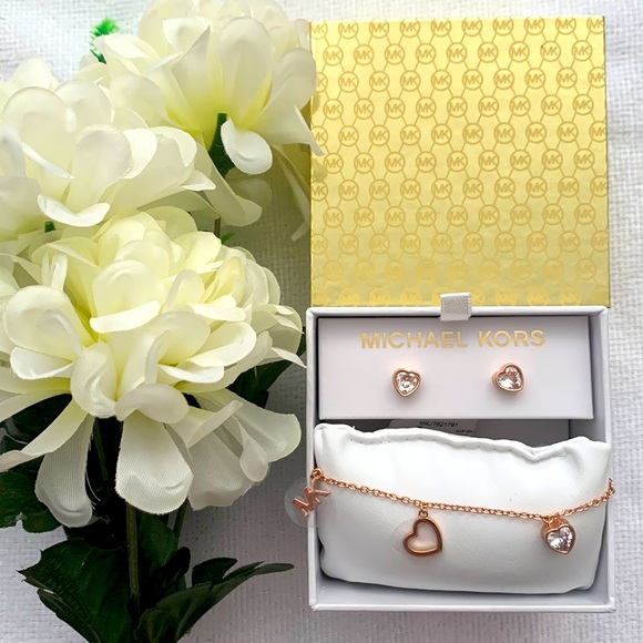 Michael Kors Rose Gold Bracelet with Earrings. - Picture 2 of 3